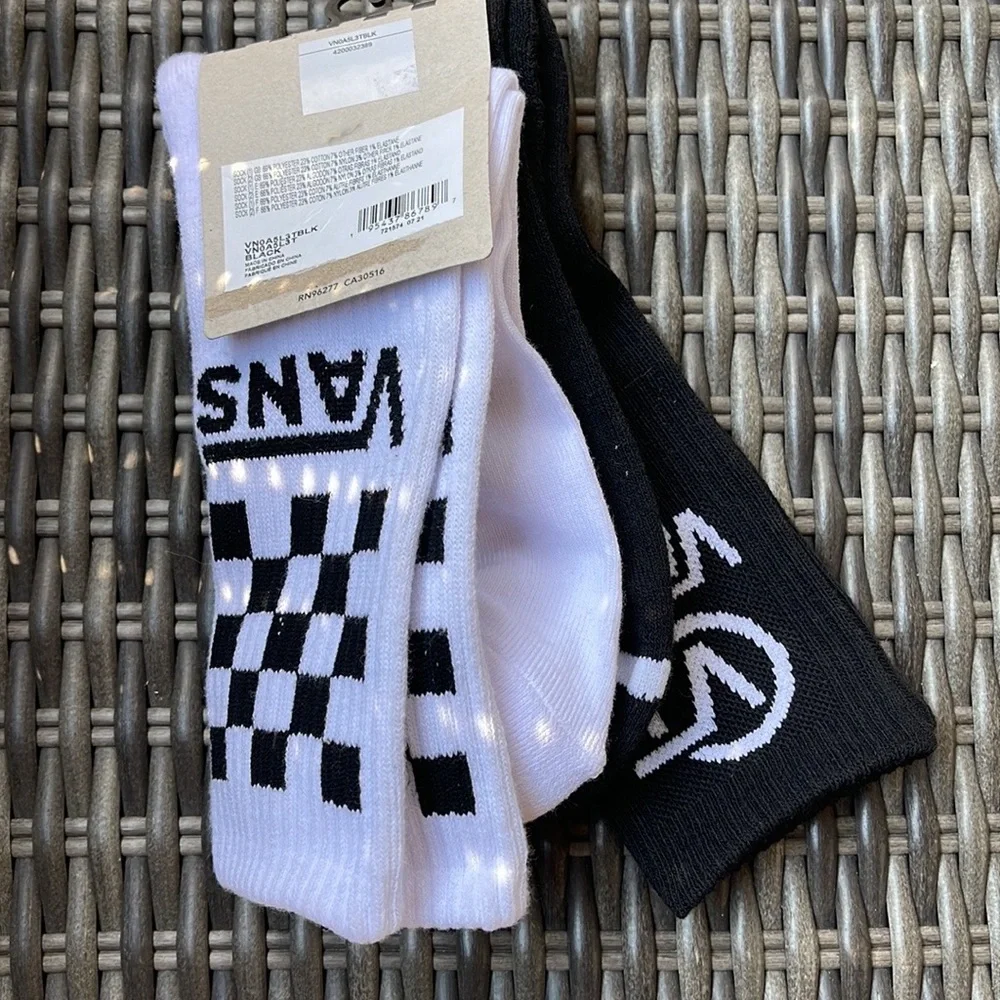 VANS “Off The Wall” Men’s 2 socks set
NWT - Picture 4 of 16